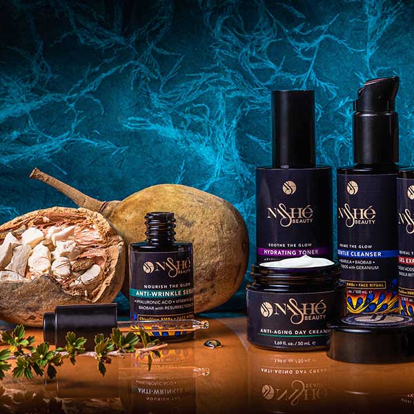 Repair and beautify your skin with our anti-aging skincare facial set. Pampered and rejuvenated skin has never been this clean, gentle and effective. 